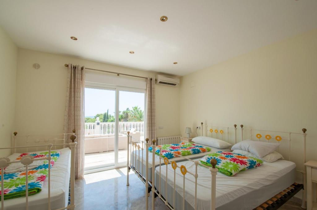 5 bed villas in Moraira