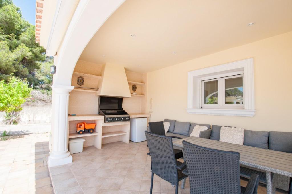 5 bed villas in Moraira