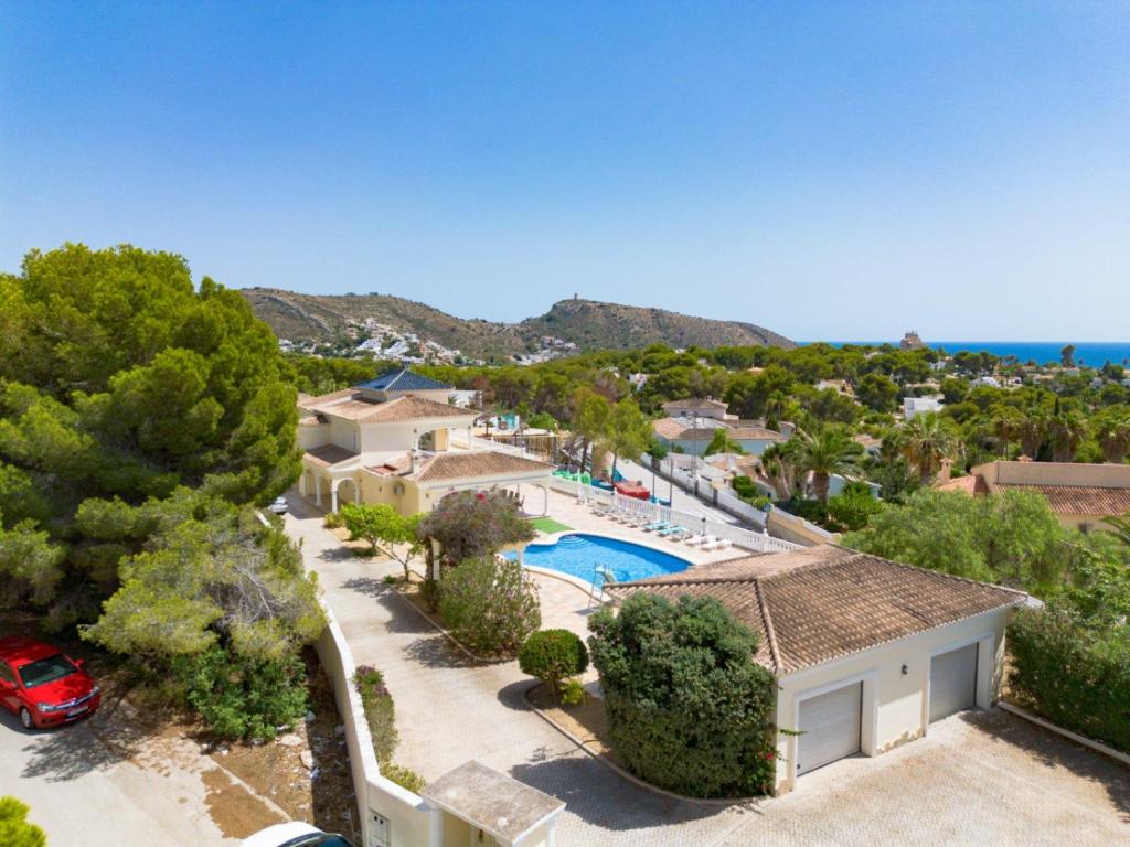 5 bed villas in Moraira