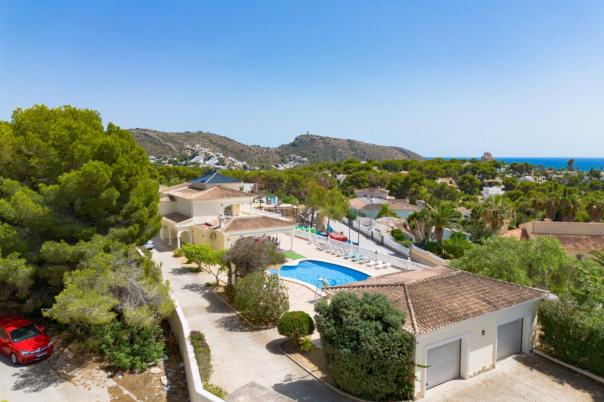 5 bed villas in Moraira