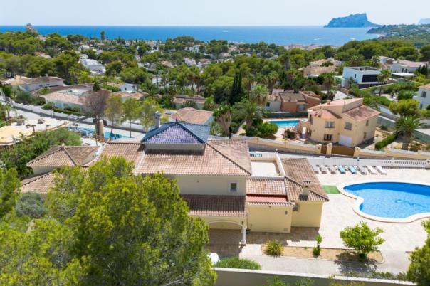 5 bed villas in Moraira