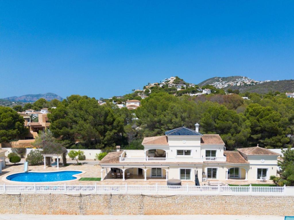 5 bed villas in Moraira