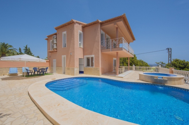 3 bed villa in Calp