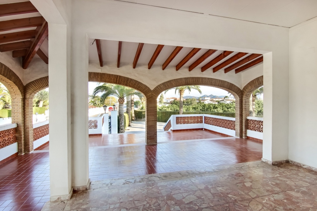 6 bed villa in Denia