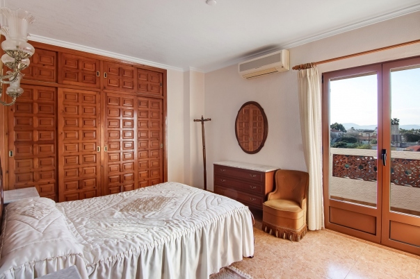 6 bed villa in Denia