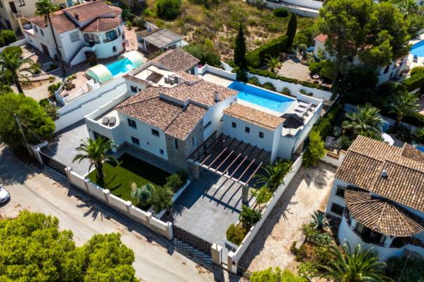 4 bed villas in Moraira