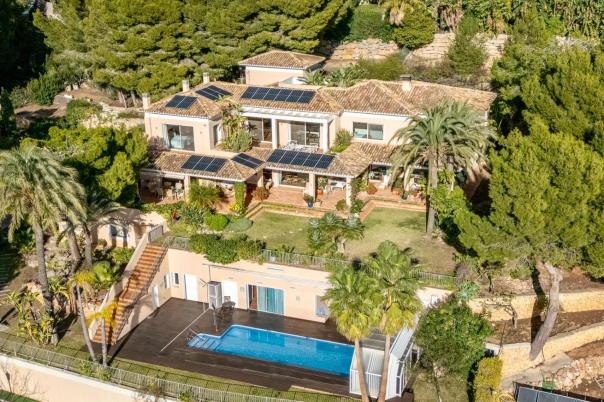 9 bed villa in Altea