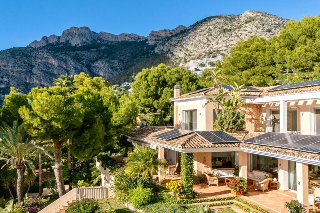 9 bed villa in Altea