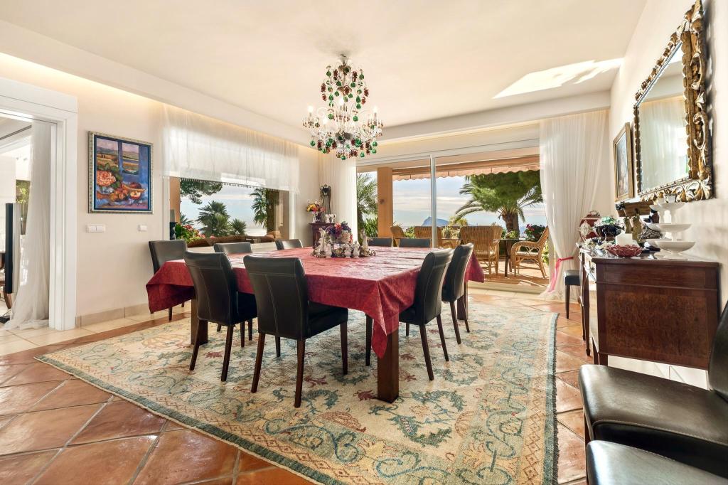 9 bed villa in Altea