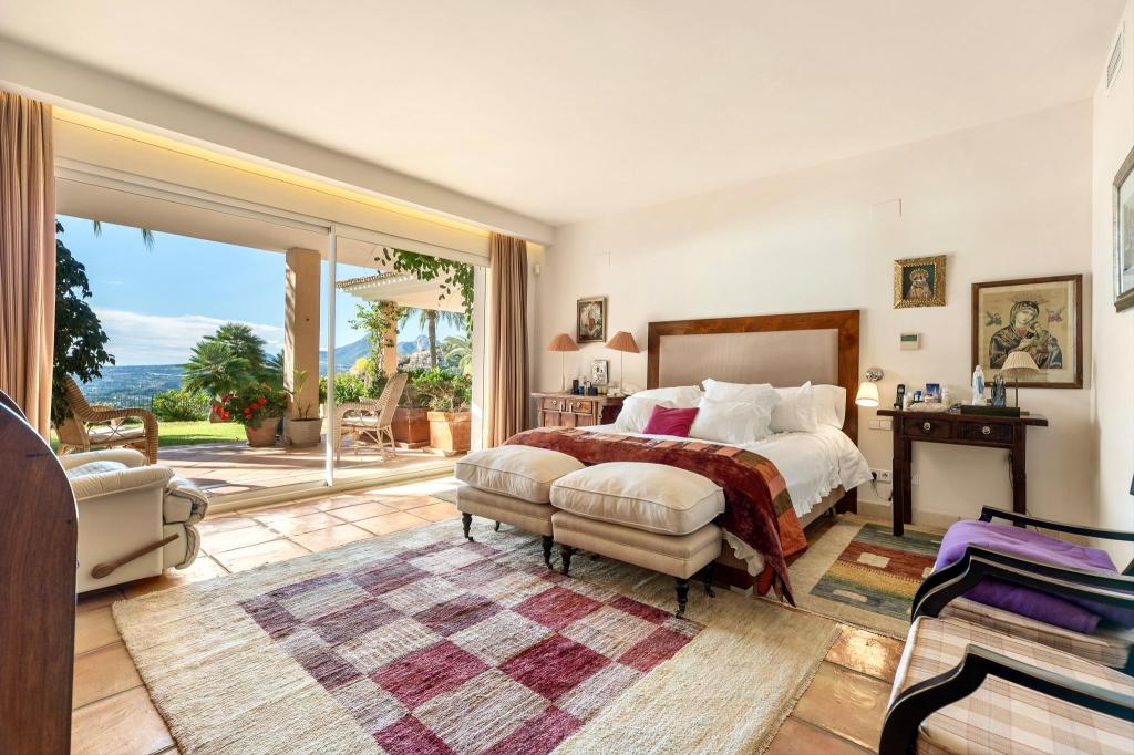 9 bed villa in Altea