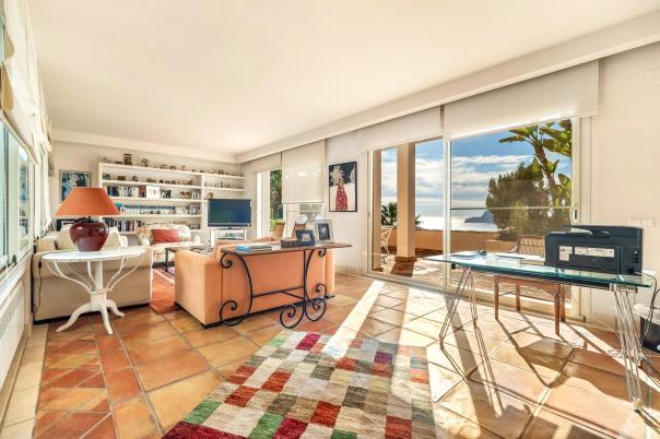 9 bed villa in Altea