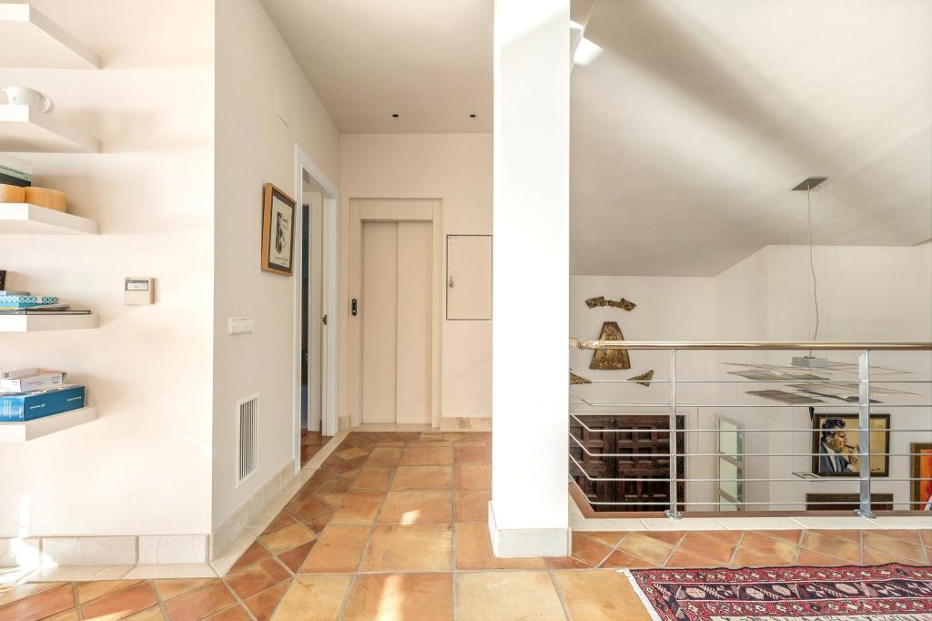 9 bed villa in Altea