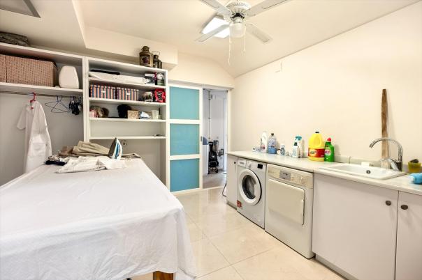 9 bed villa in Altea