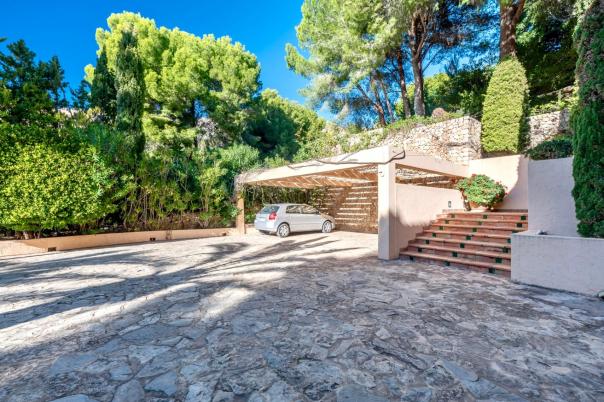 9 bed villa in Altea