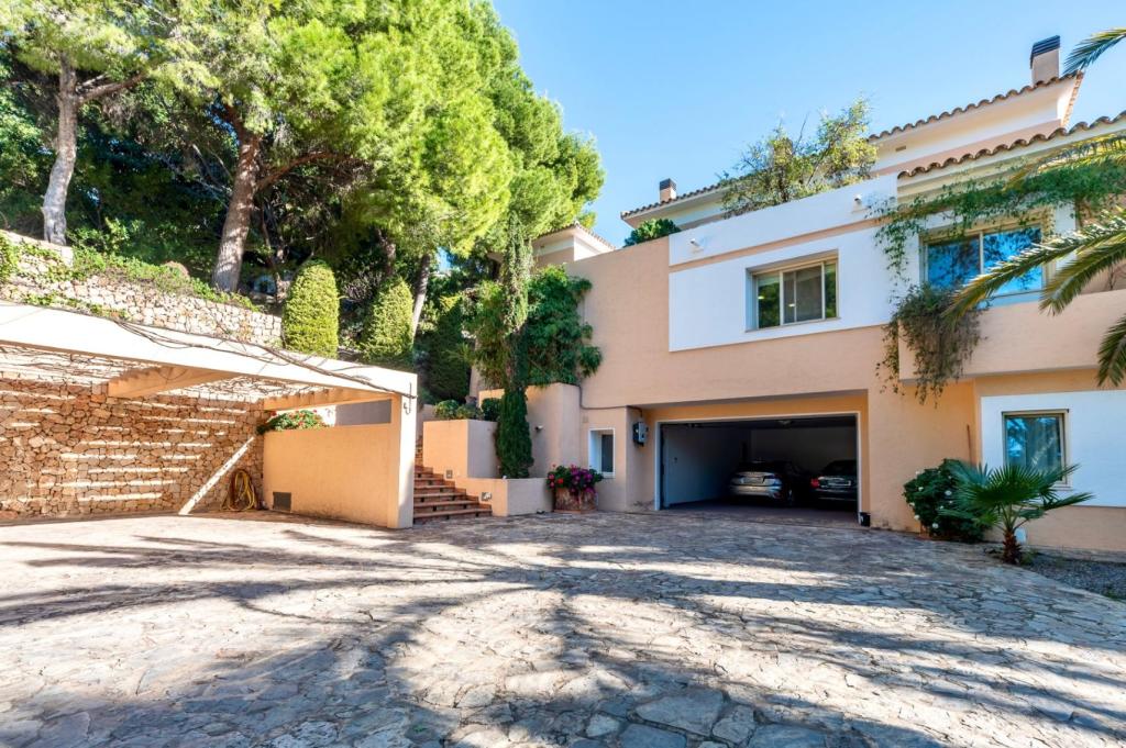 9 bed villa in Altea