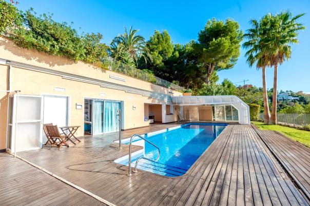 9 bed villa in Altea
