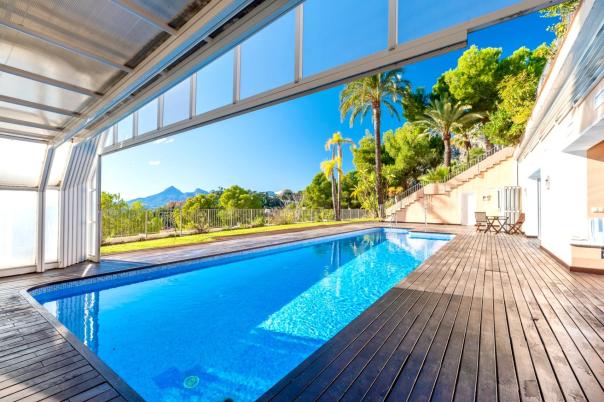 9 bed villa in Altea