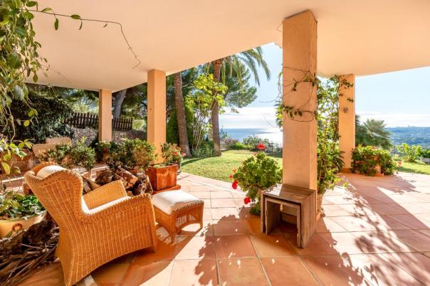 9 bed villa in Altea