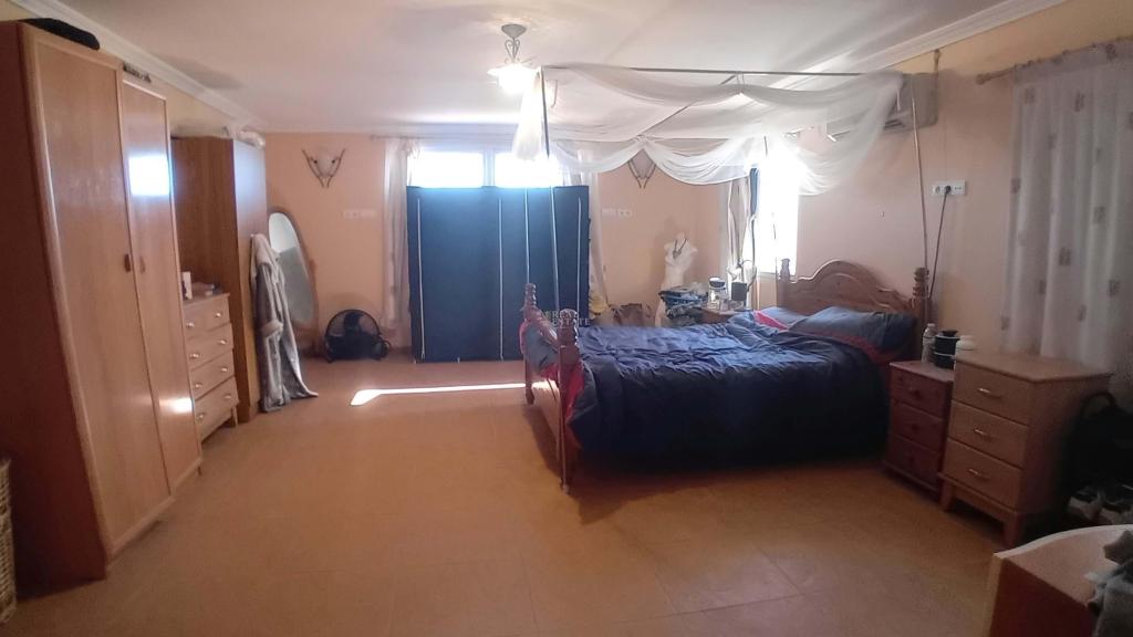 8 bed chalet in Crevillent