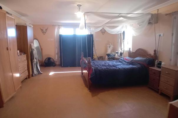 8 bed chalet in Crevillent