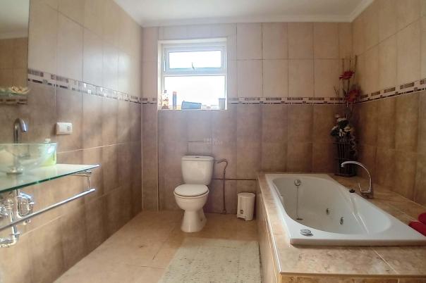 8 bed chalet in Crevillent