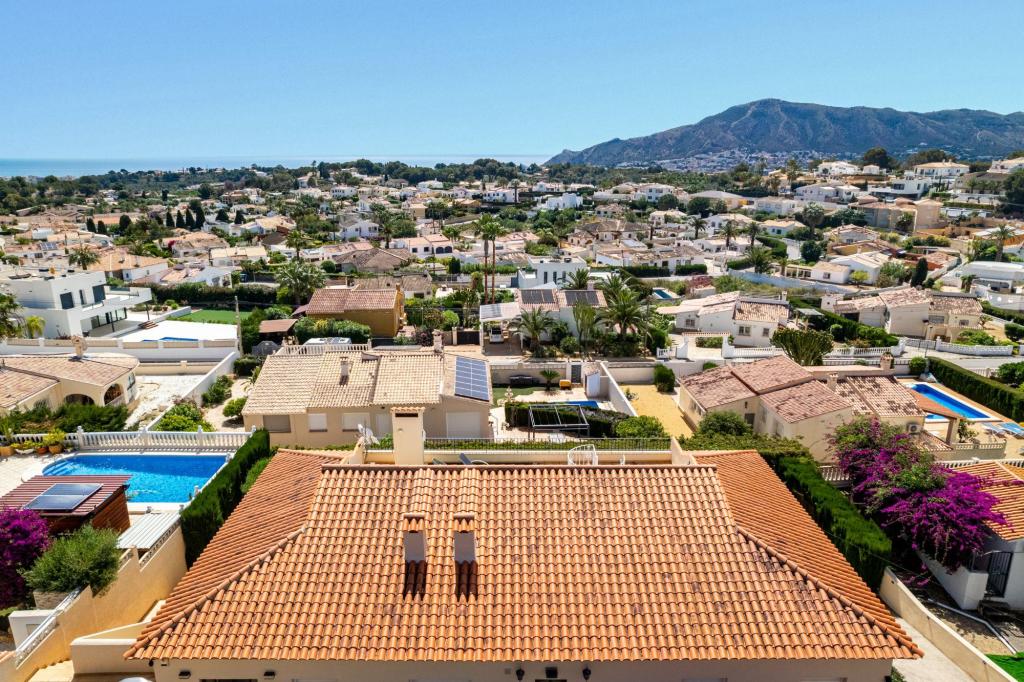 6 bed villa in Alfaz del Pi