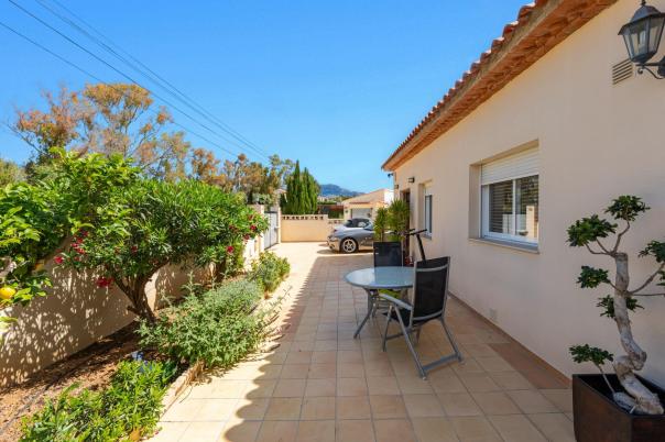 6 bed villa in Alfaz del Pi