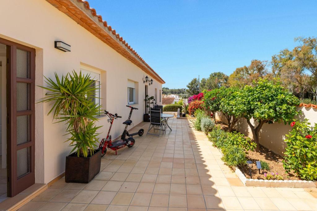 6 bed villa in Alfaz del Pi