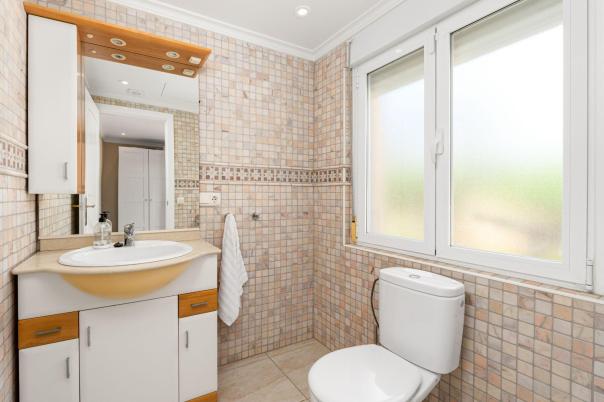 6 bed villa in Alfaz del Pi