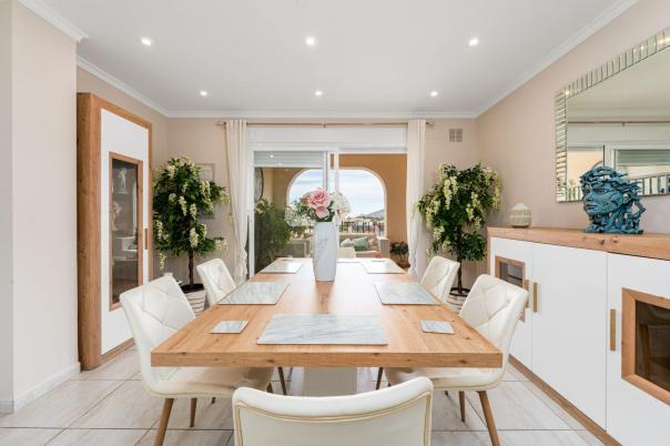 6 bed villa in Alfaz del Pi