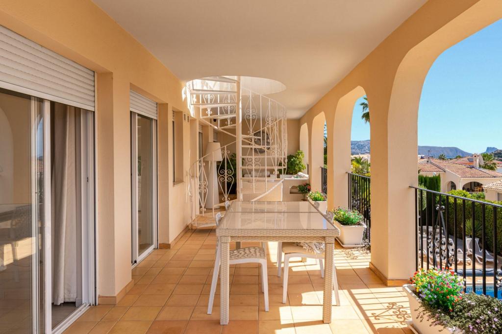 6 bed villa in Alfaz del Pi