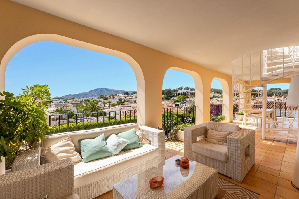 6 bed villa in Alfaz del Pi