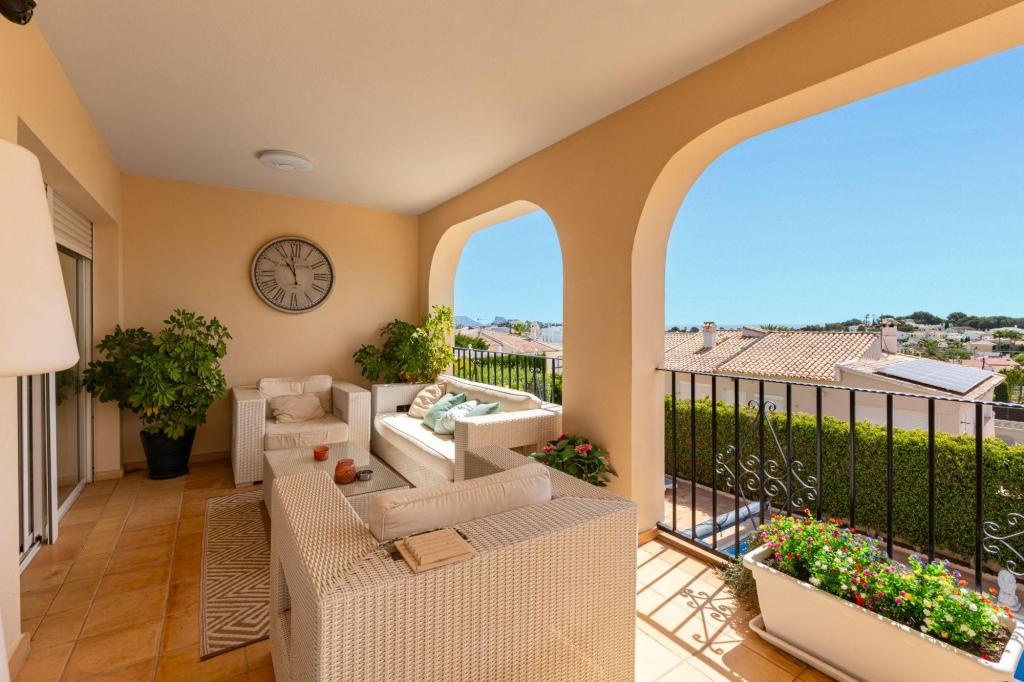 6 bed villa in Alfaz del Pi