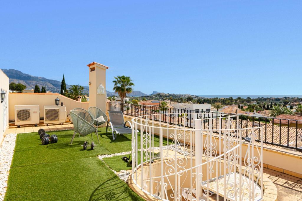 6 bed villa in Alfaz del Pi