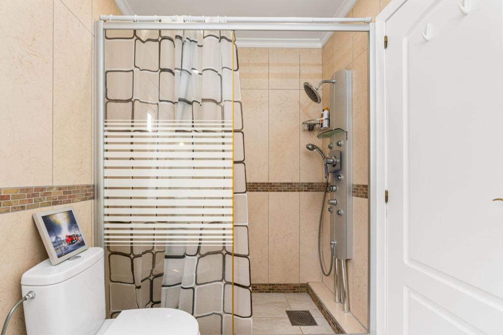 6 bed villa in Alfaz del Pi