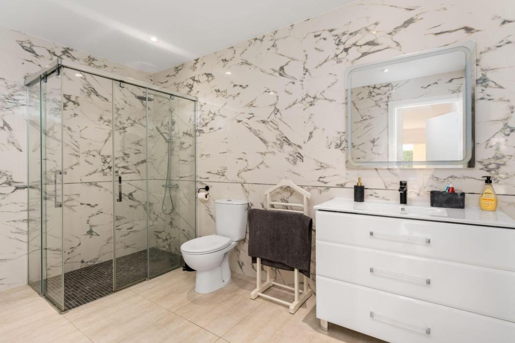 6 bed villa in Alfaz del Pi