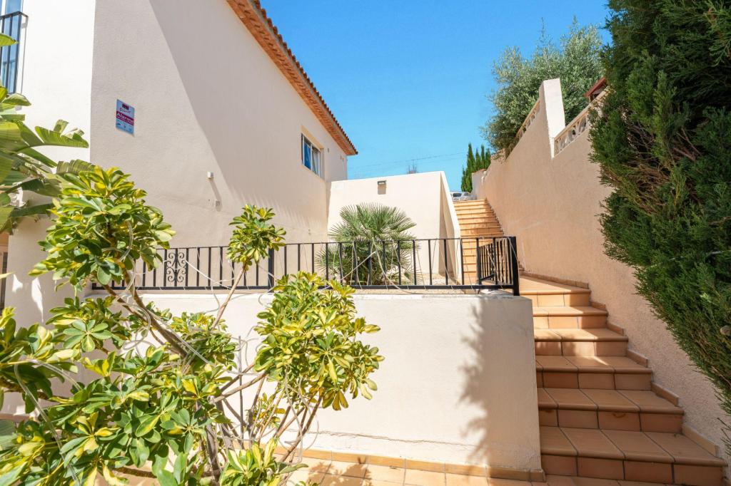 6 bed villa in Alfaz del Pi