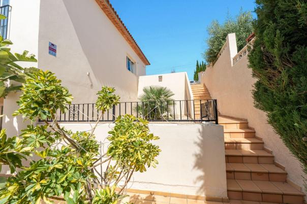 6 bed villa in Alfaz del Pi