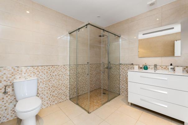 6 bed villa in Alfaz del Pi