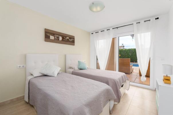 6 bed villa in Alfaz del Pi