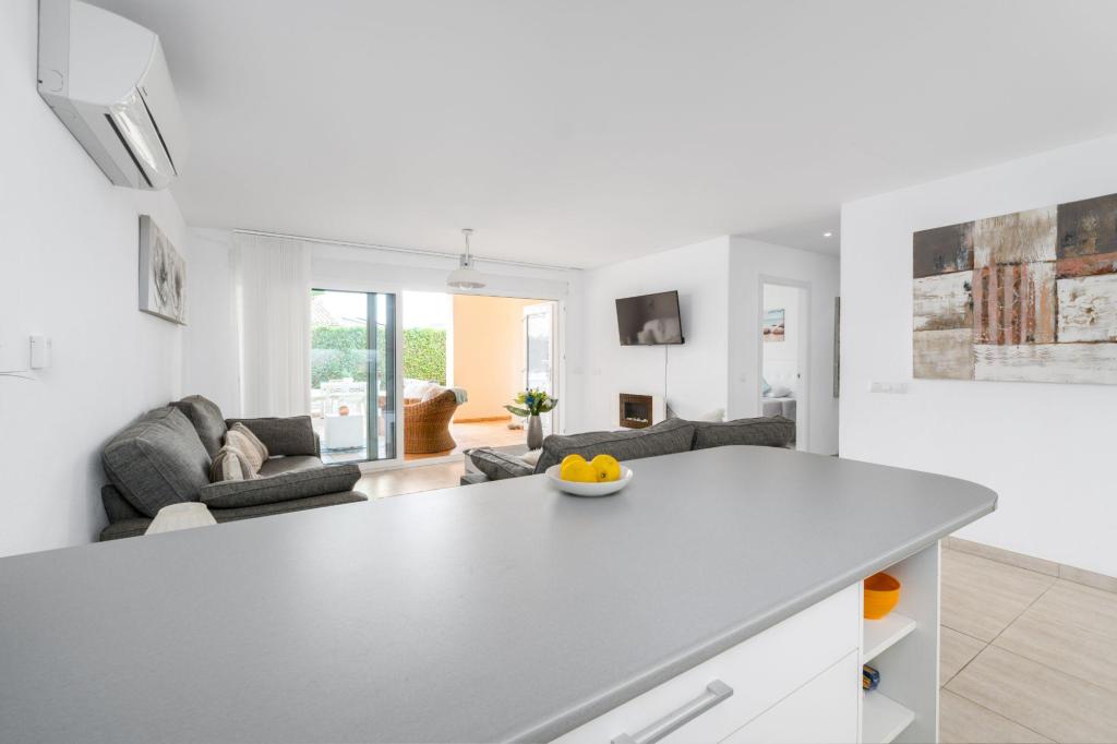 6 bed villa in Alfaz del Pi