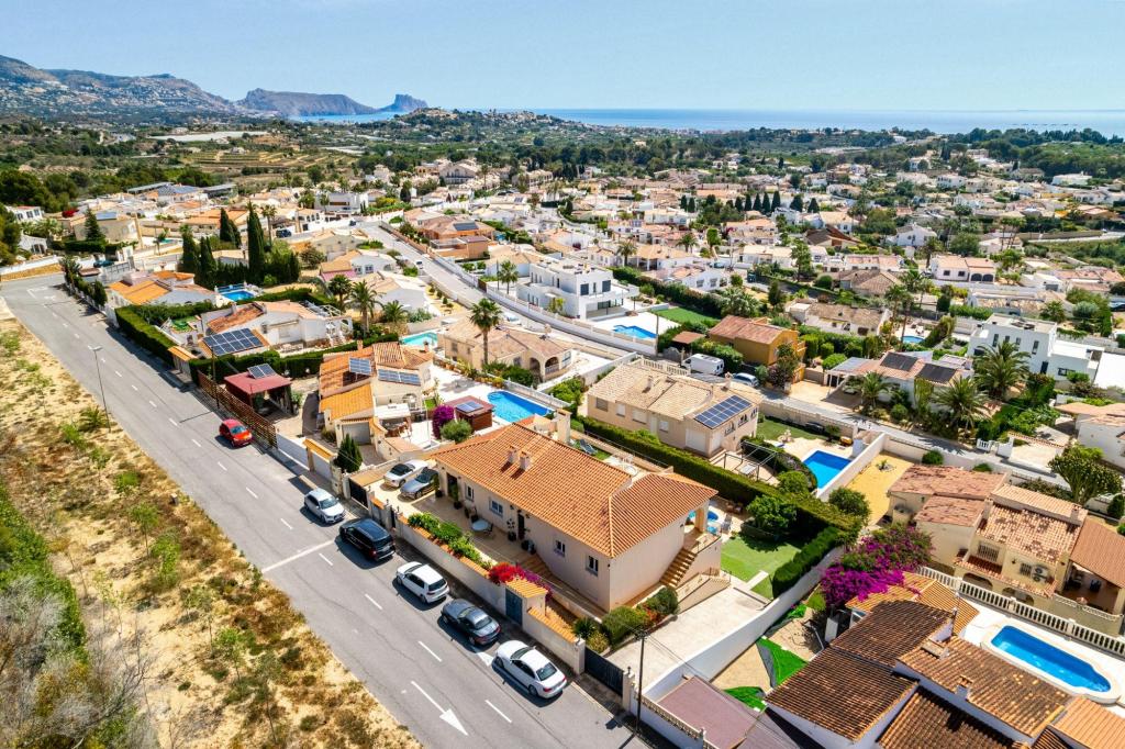 6 bed villa in Alfaz del Pi