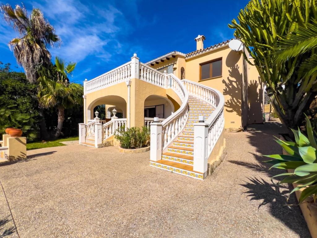 3 bed villas in Moraira