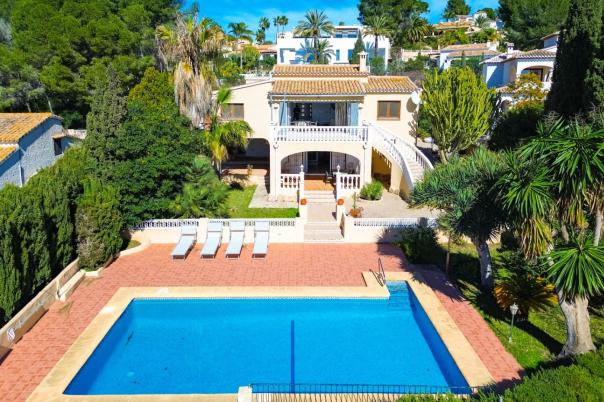 3 bed villas in Moraira