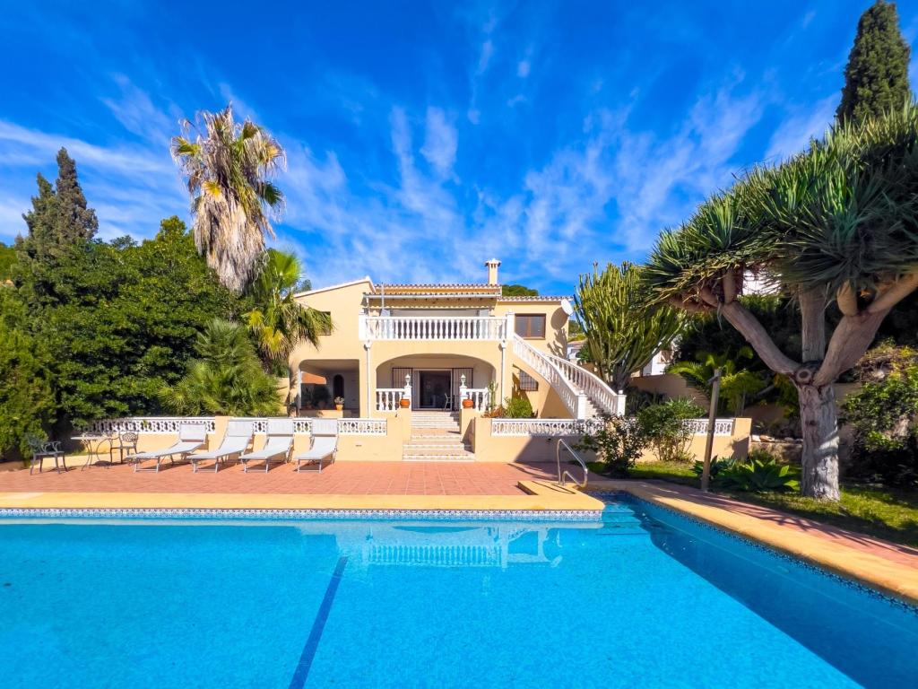3 bed villas in Moraira