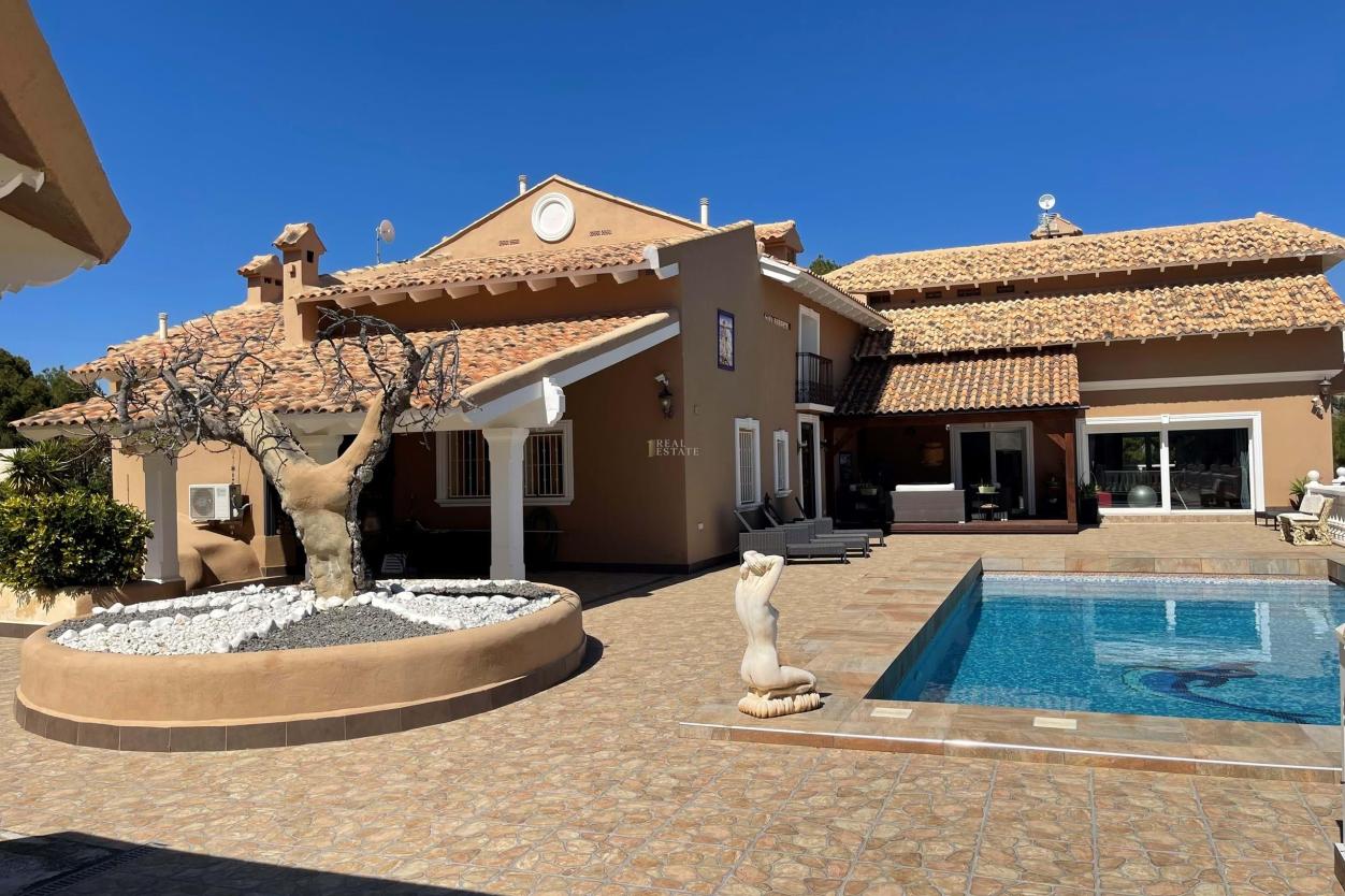7 bed villa in Nucia (la)