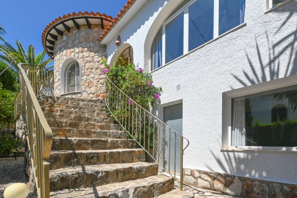 5 bed villa in Benissa