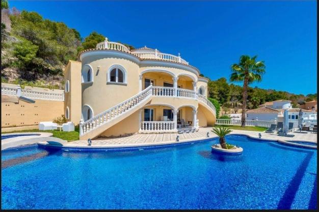 4 bed villa in Calpe
