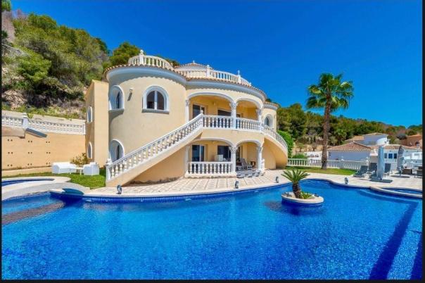 4 bed villa in Calpe