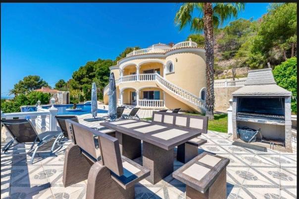 4 bed villa in Calpe